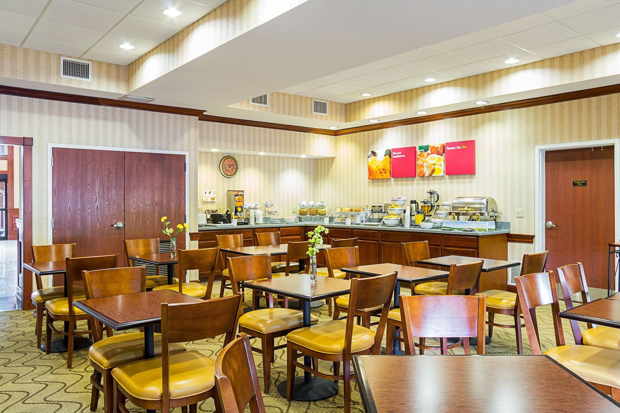 Restaurant Comfort Suites Twinsburg