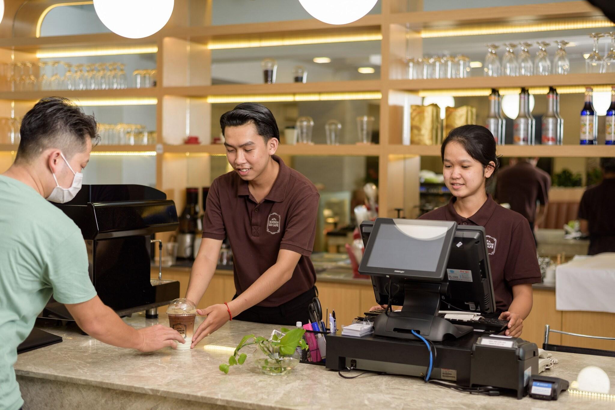 Bar/Salón Mansion 51 Hotel & Apartment