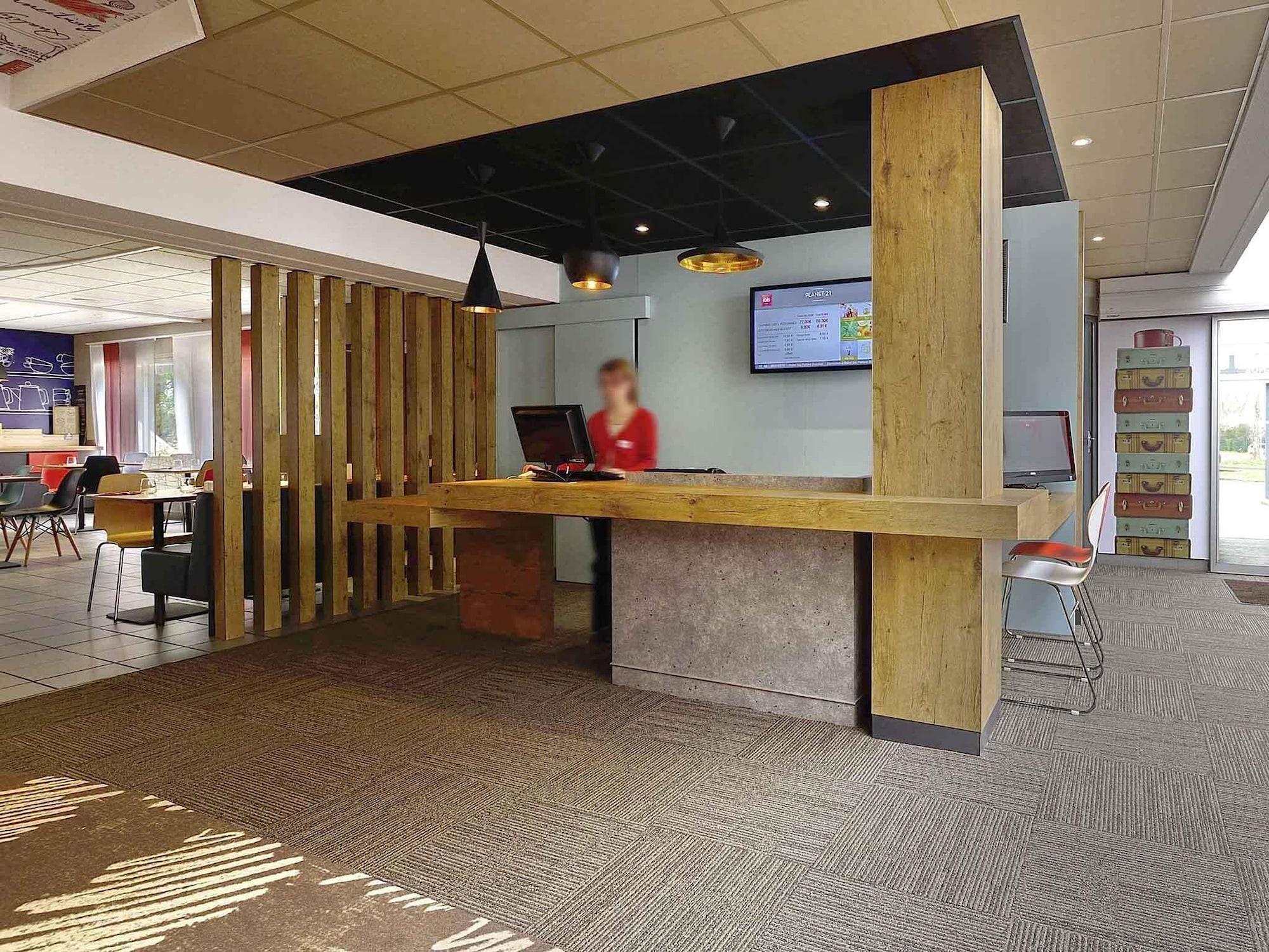 Bar/Salón ibis Poitiers Beaulieu