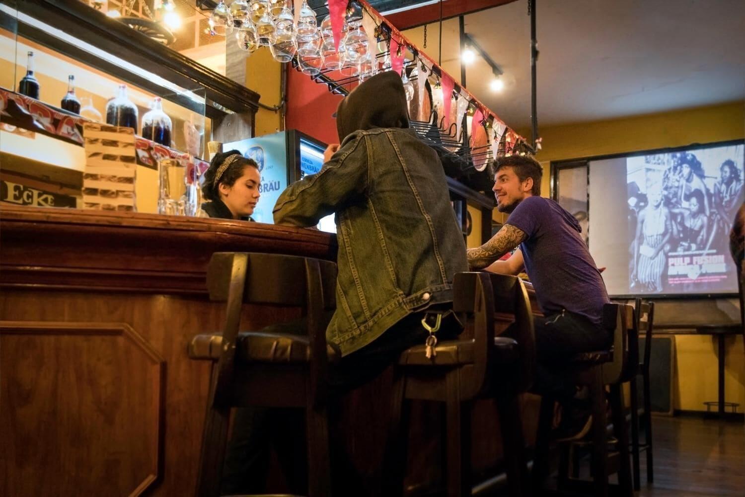 Bar/Salón Flying Dog Hostel B&B