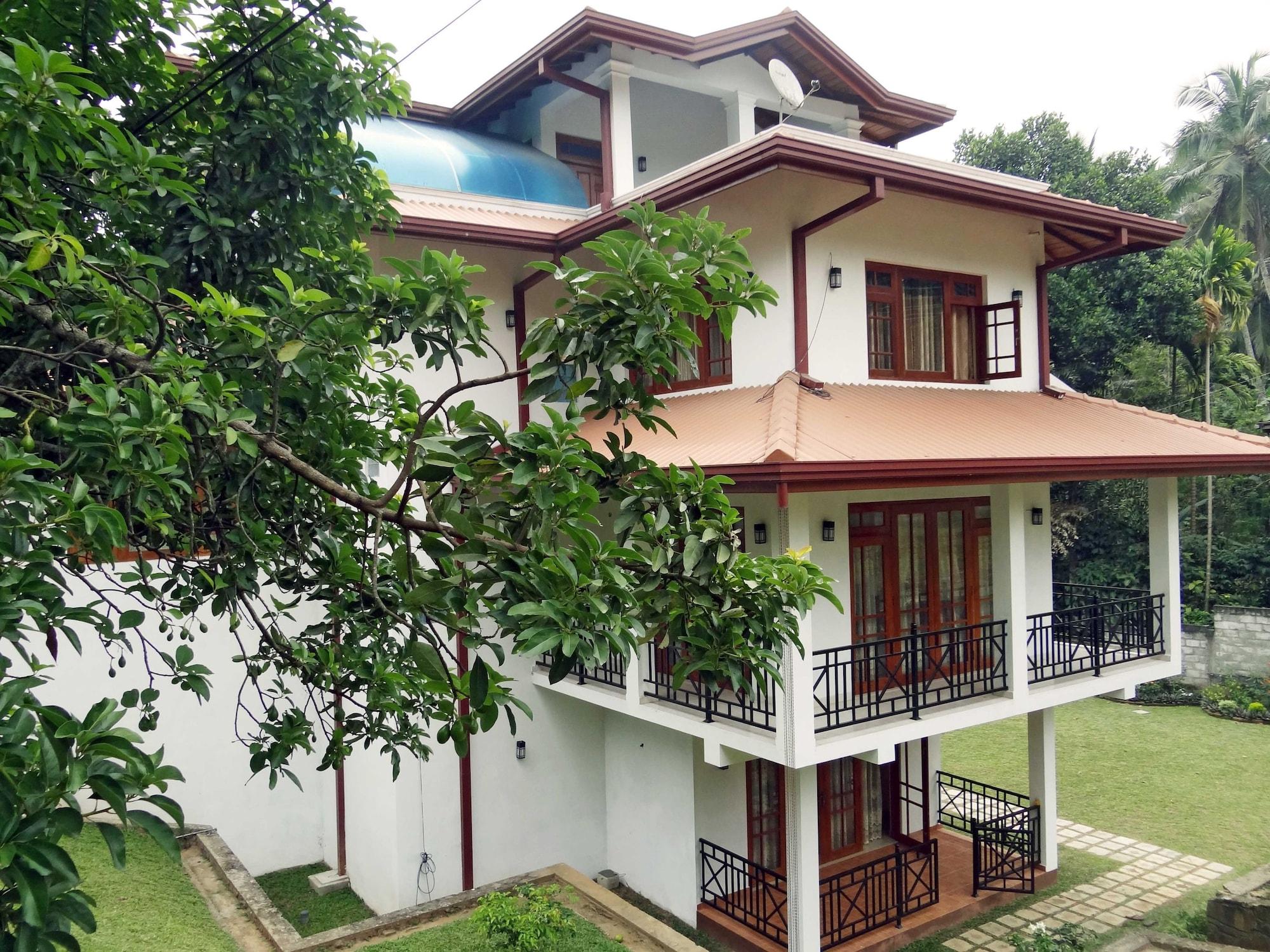 Varios Dilray Villa