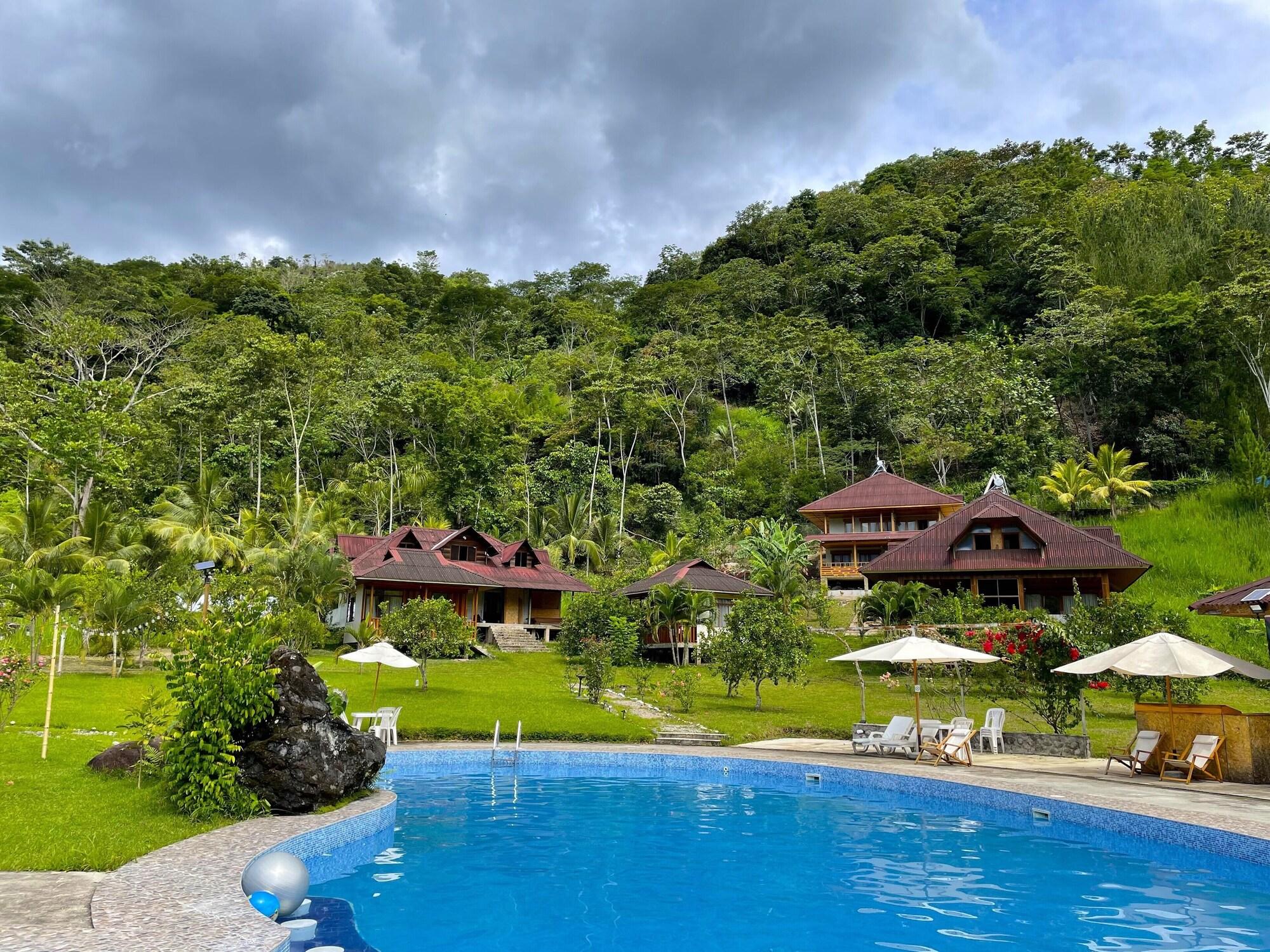 Varios Mercedes Lodge