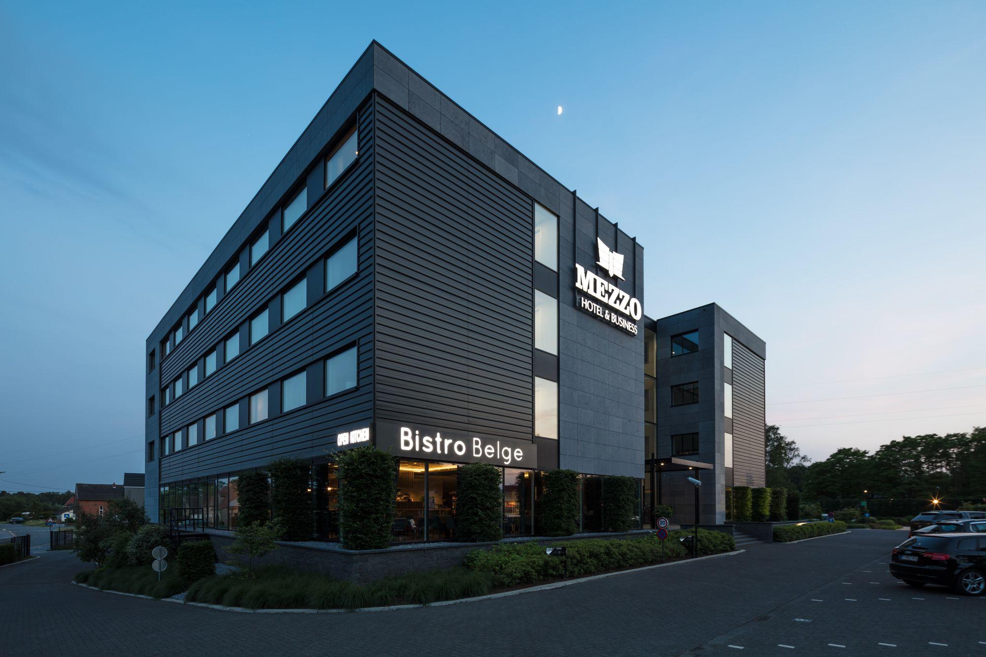 Vista Exterior Mezzo Hotel & Business