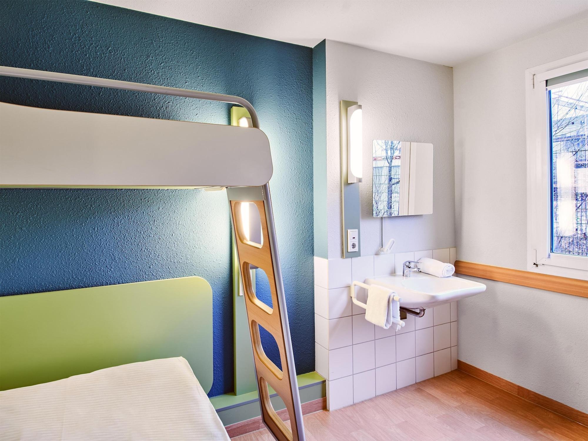 Equipamiento de Habitación B&B HOTEL Köln-Marsdorf