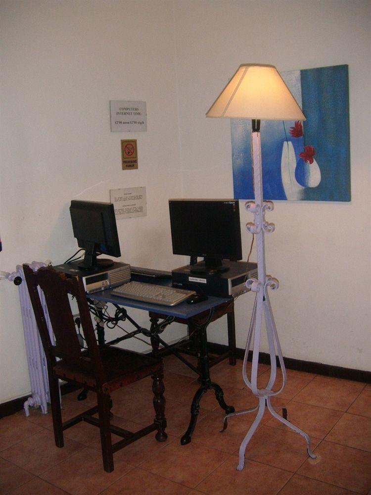 Centro de Negocios Gay Hostal Puerta del Sol