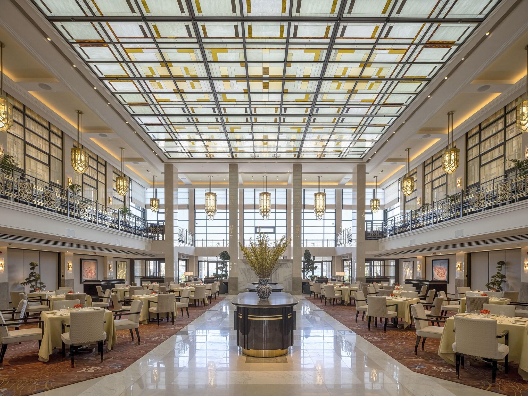 Vista Lobby The Peninsula Istanbul