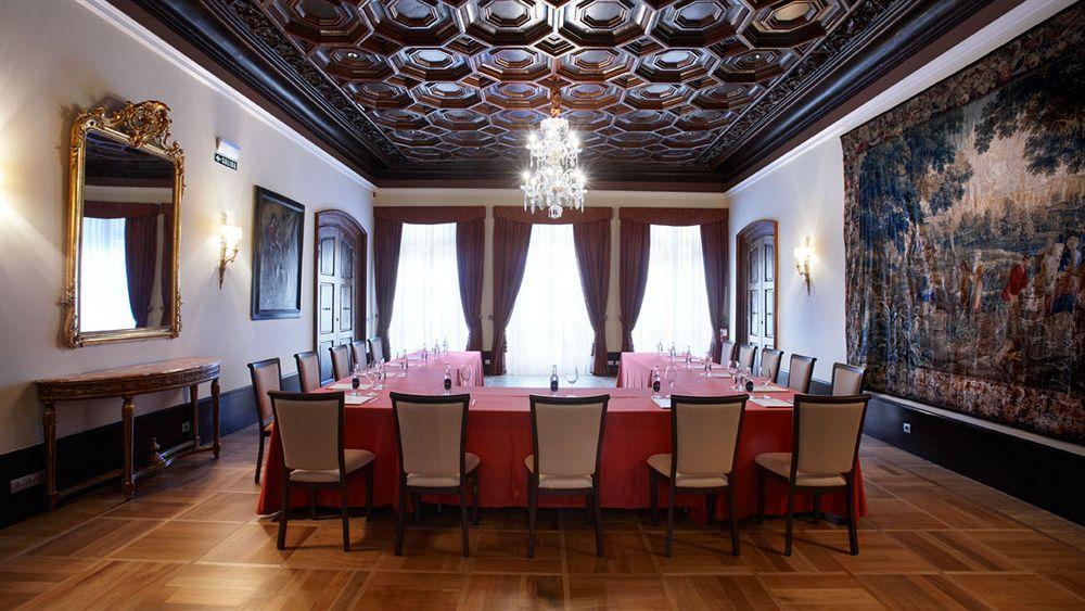 Sala de Reuniones Palacio Guendulain