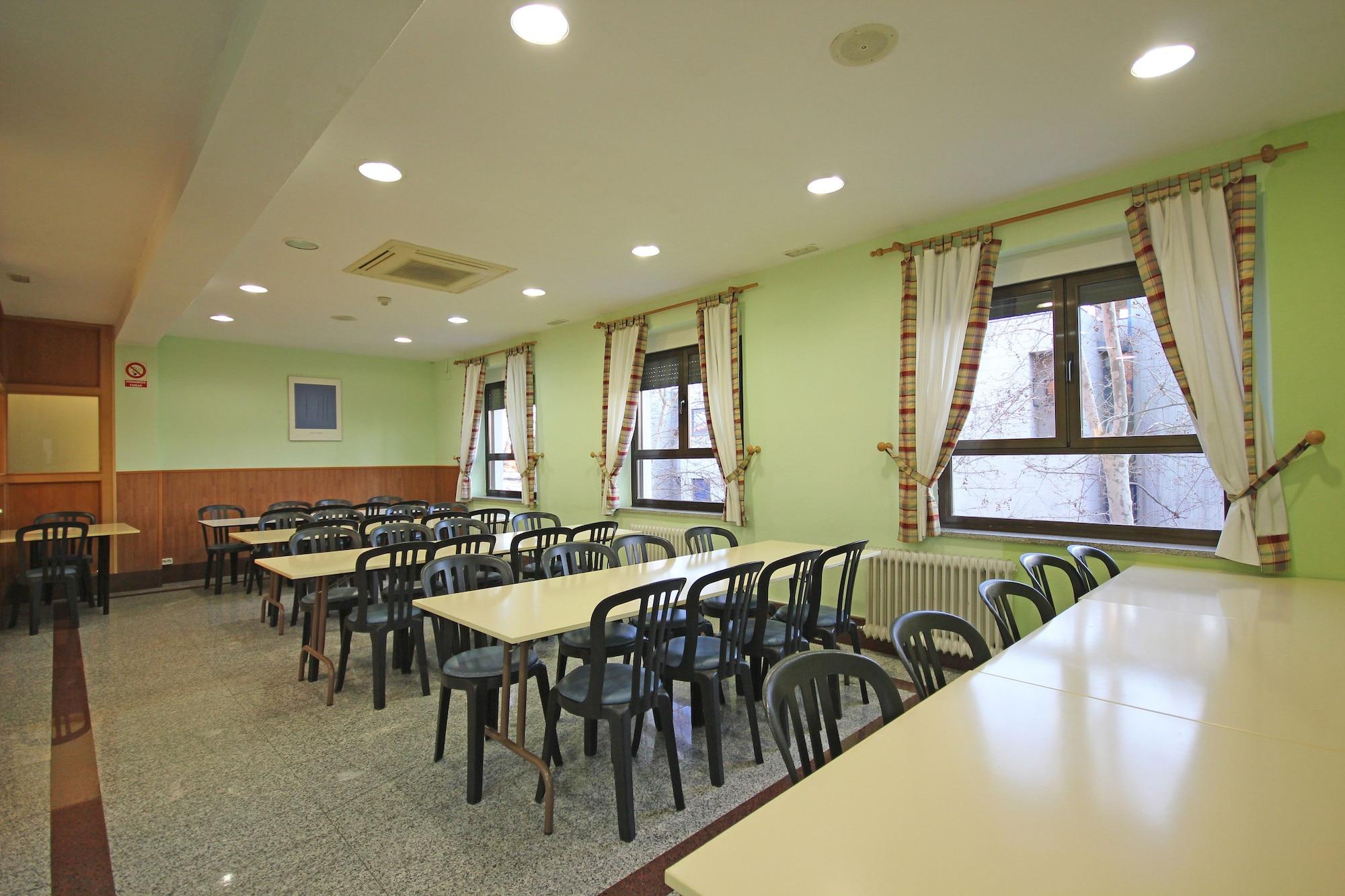 Restaurant Residencia Universitaria Cum Laude
