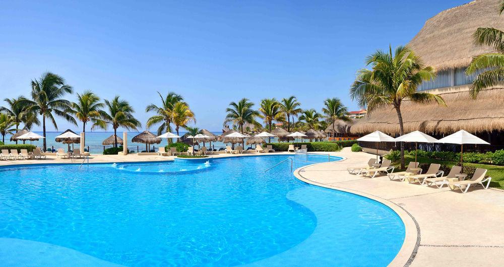 Vista Piscina Catalonia Yucatan Beach
