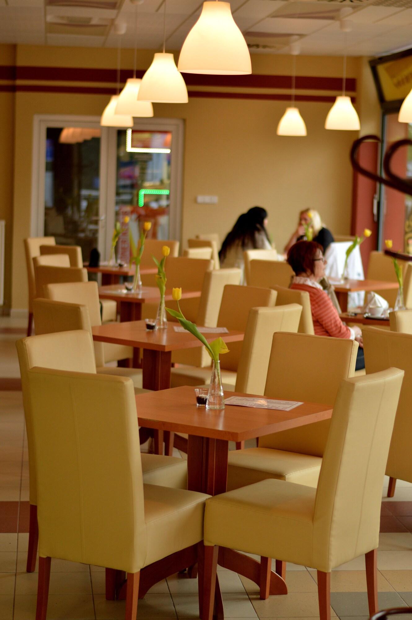 Bar/Salón Wellness Hotel Luzan