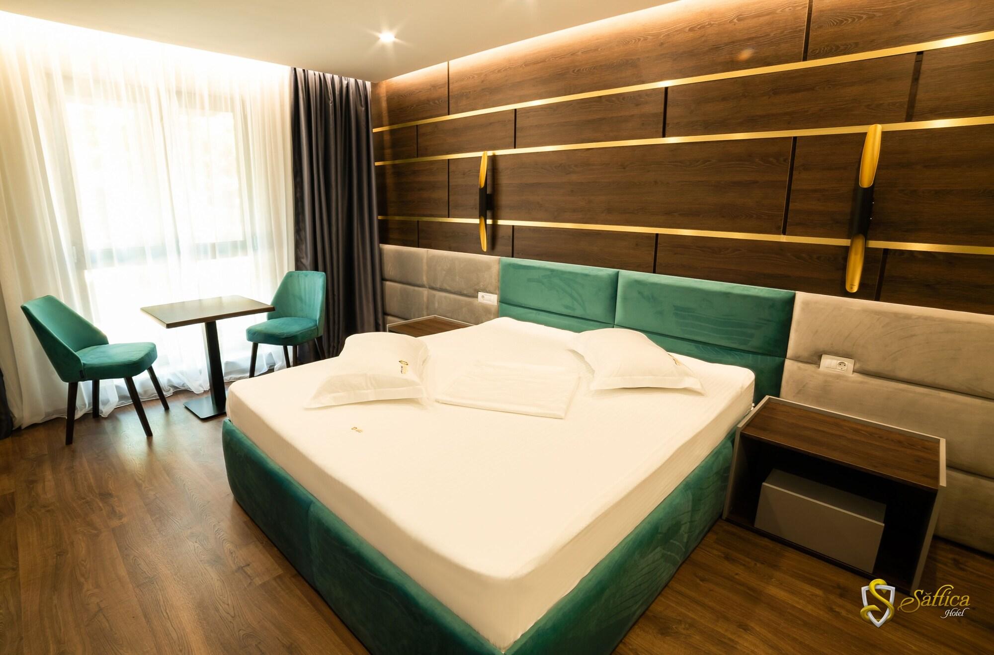 Varios Hotel Saftica