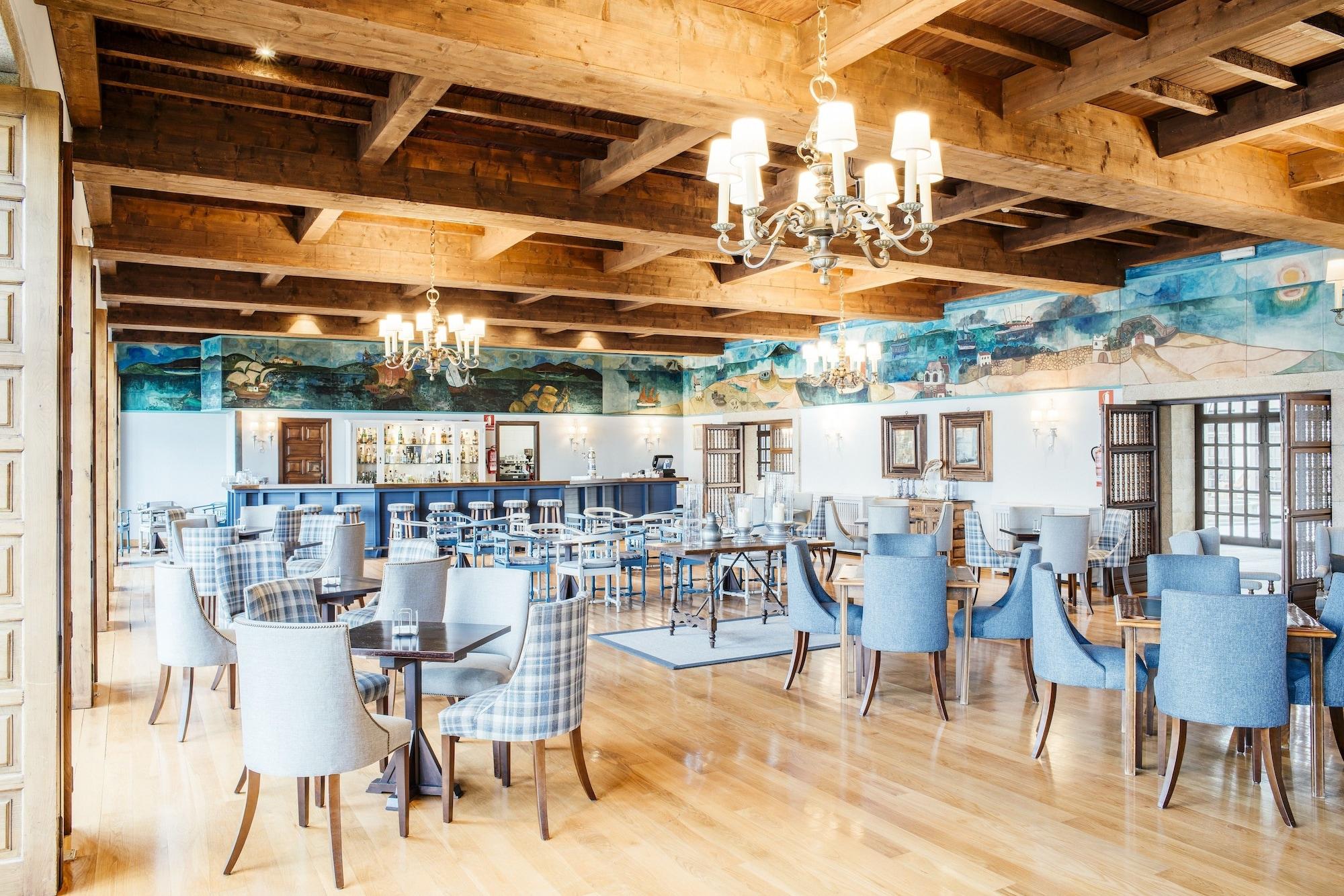 Bar/Salón Parador De Baiona