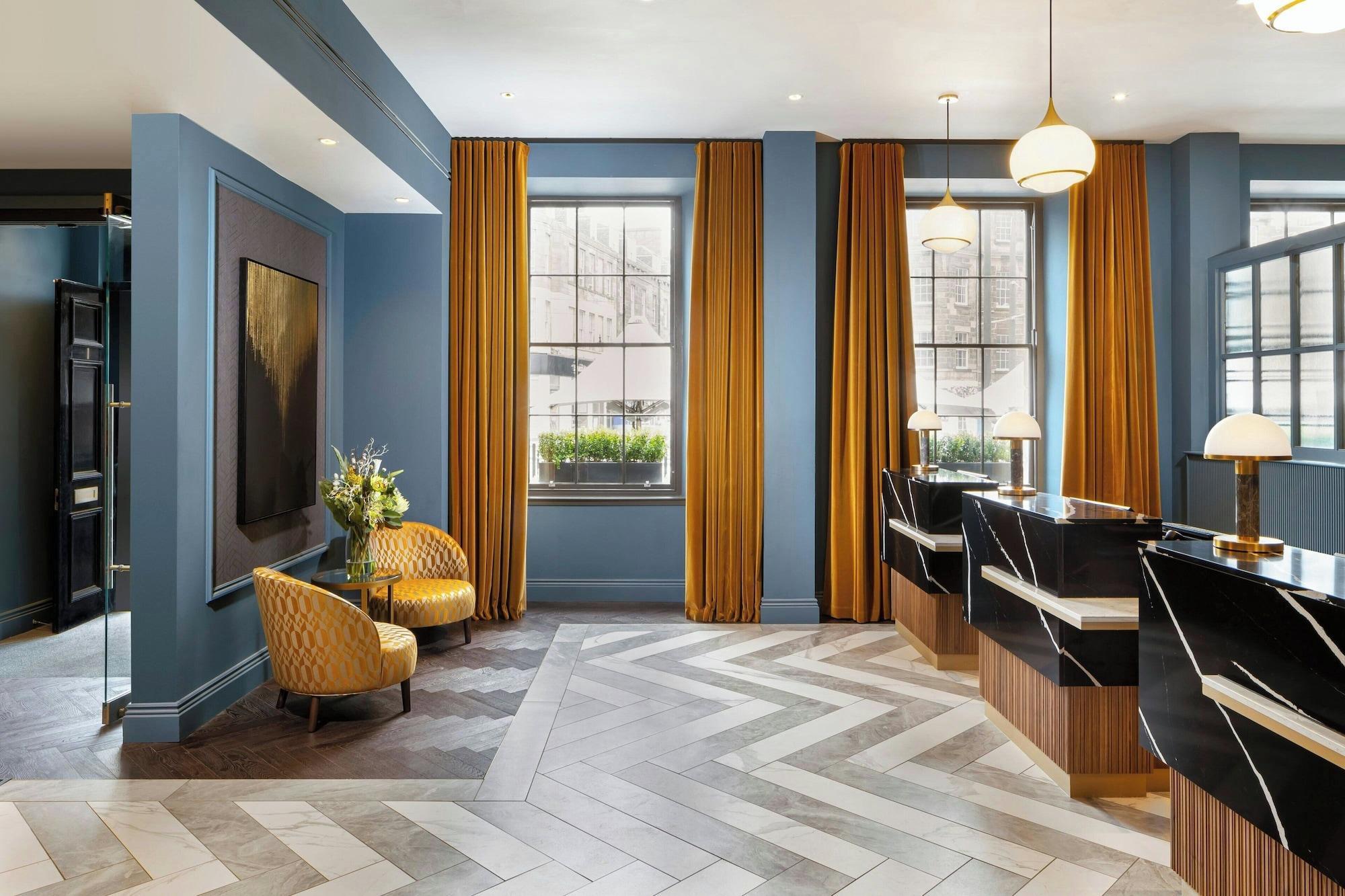 Varios Courtyard by Marriott Edinburgh