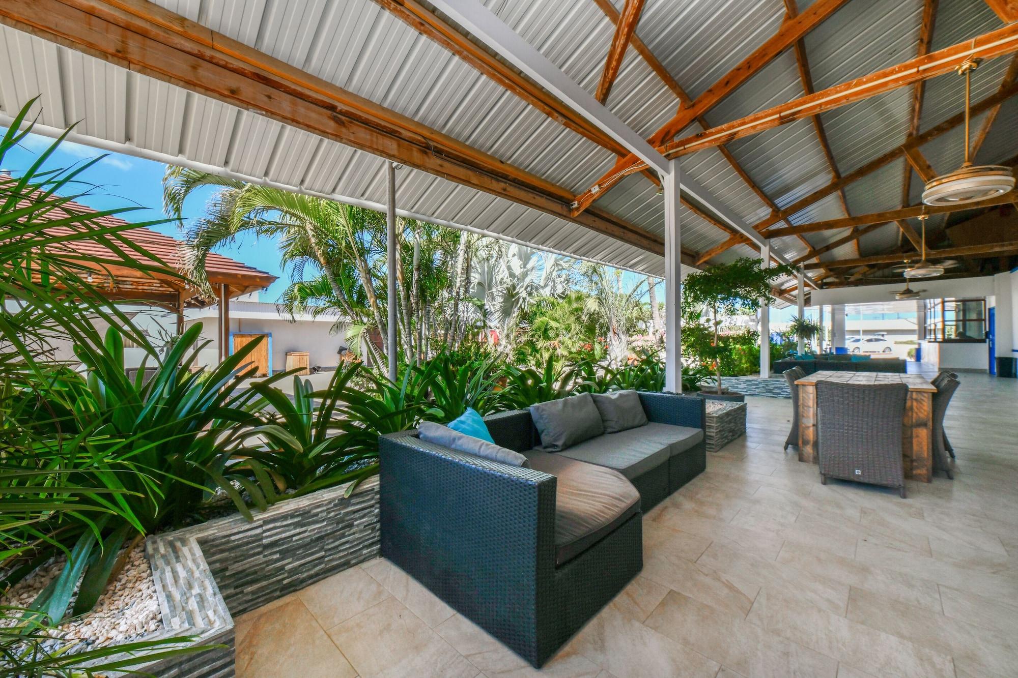 Vista Lobby Aruba Blue Village