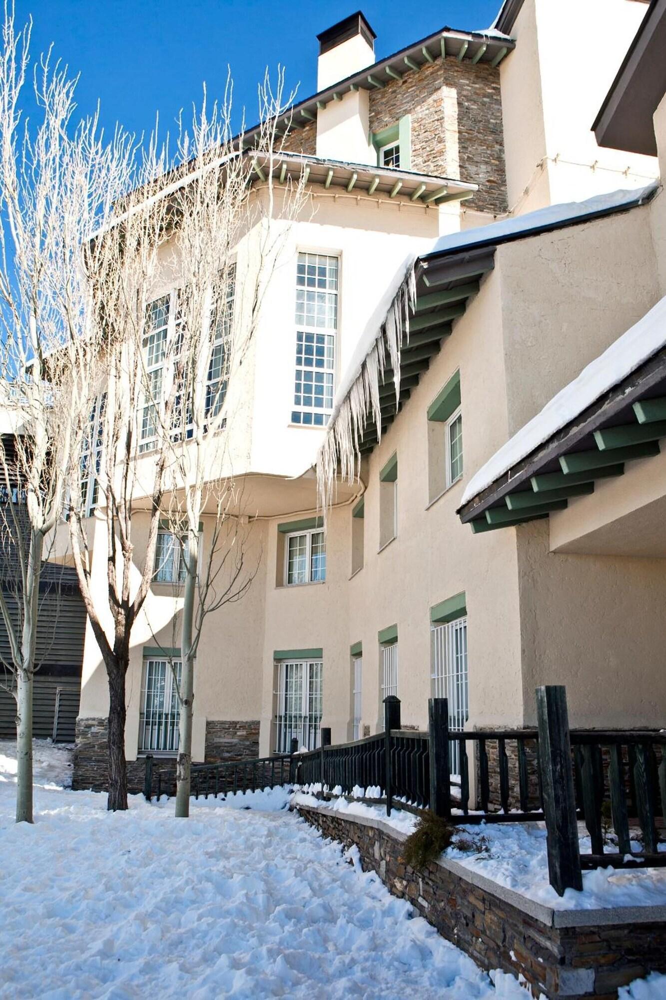 Vista Exterior Aparthotel Trevenque