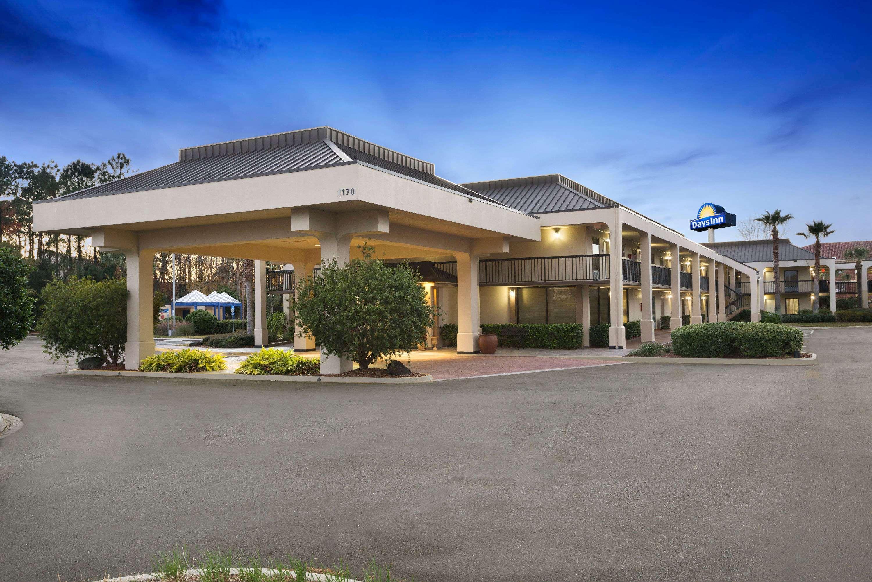 Vista Exterior Days Inn by Wyndham Jacksonville Airport