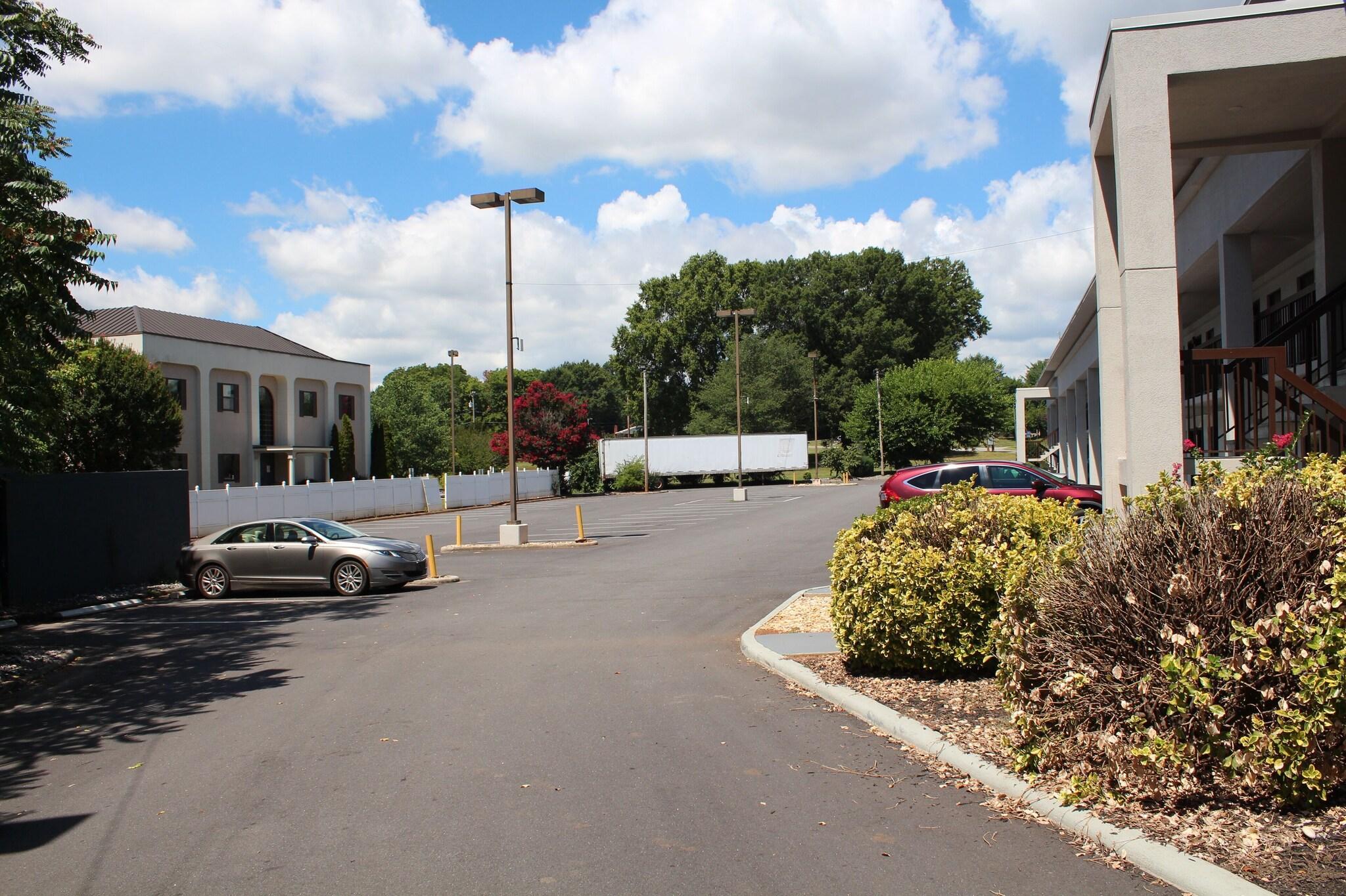 Vista Exterior Clarion Pointe Statesville