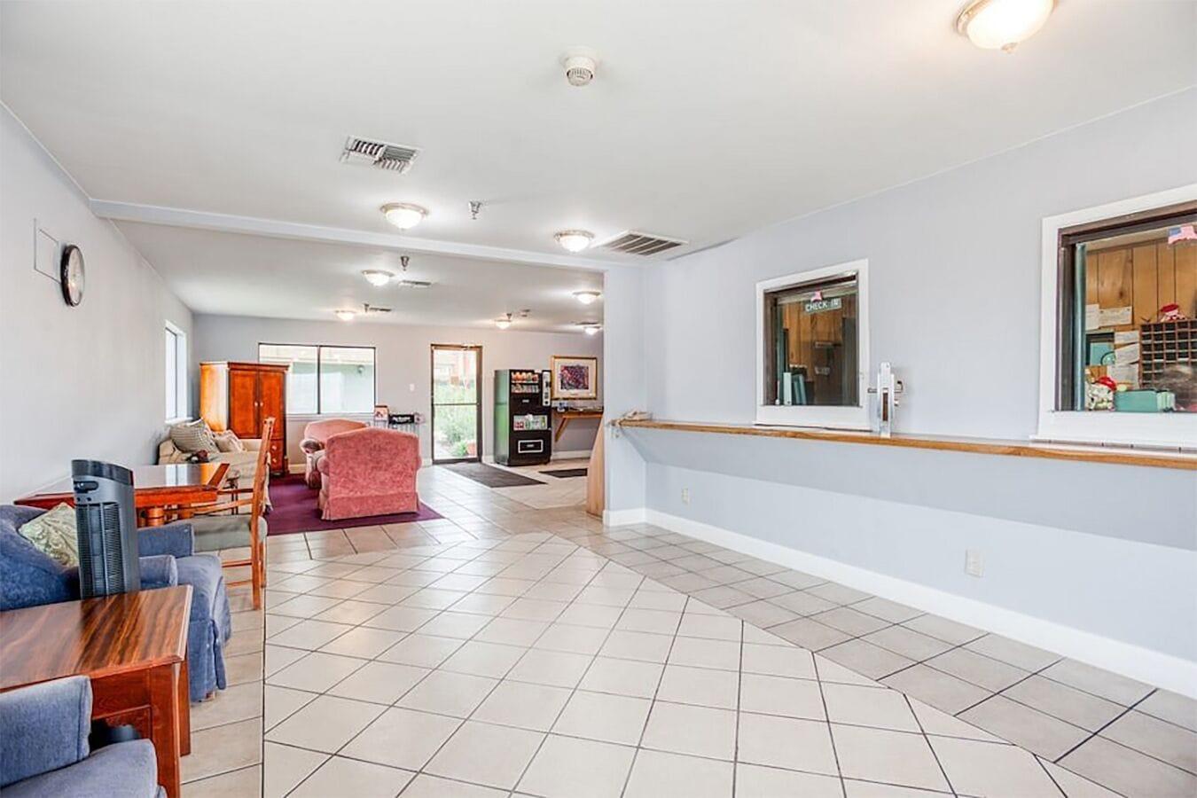 Vista Lobby Studio Suites