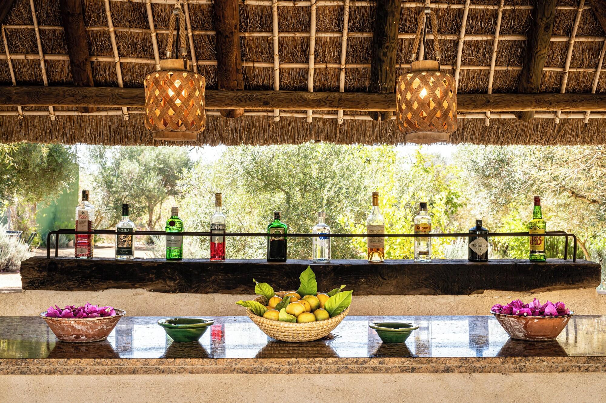 Bar/Salón Hacienda de San Rafael by ALUZ Collection