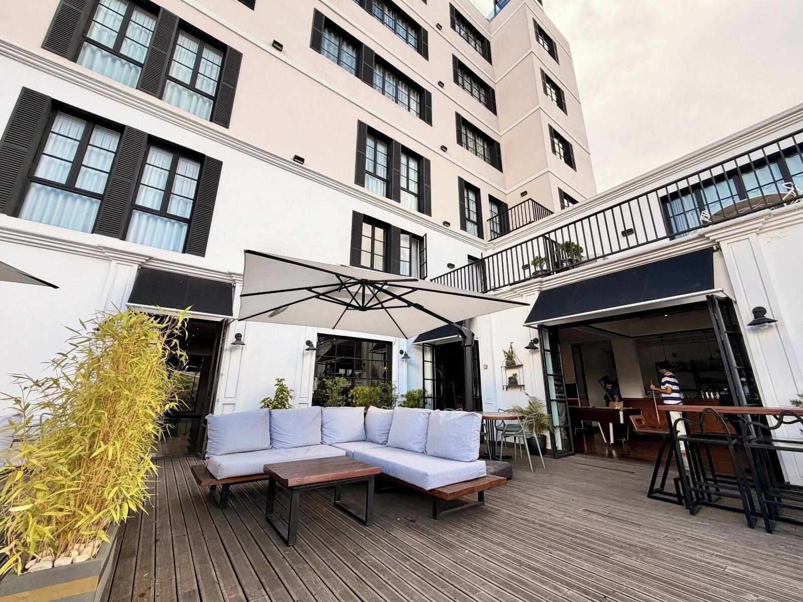 Vista Exterior Grand Hôtel Urban