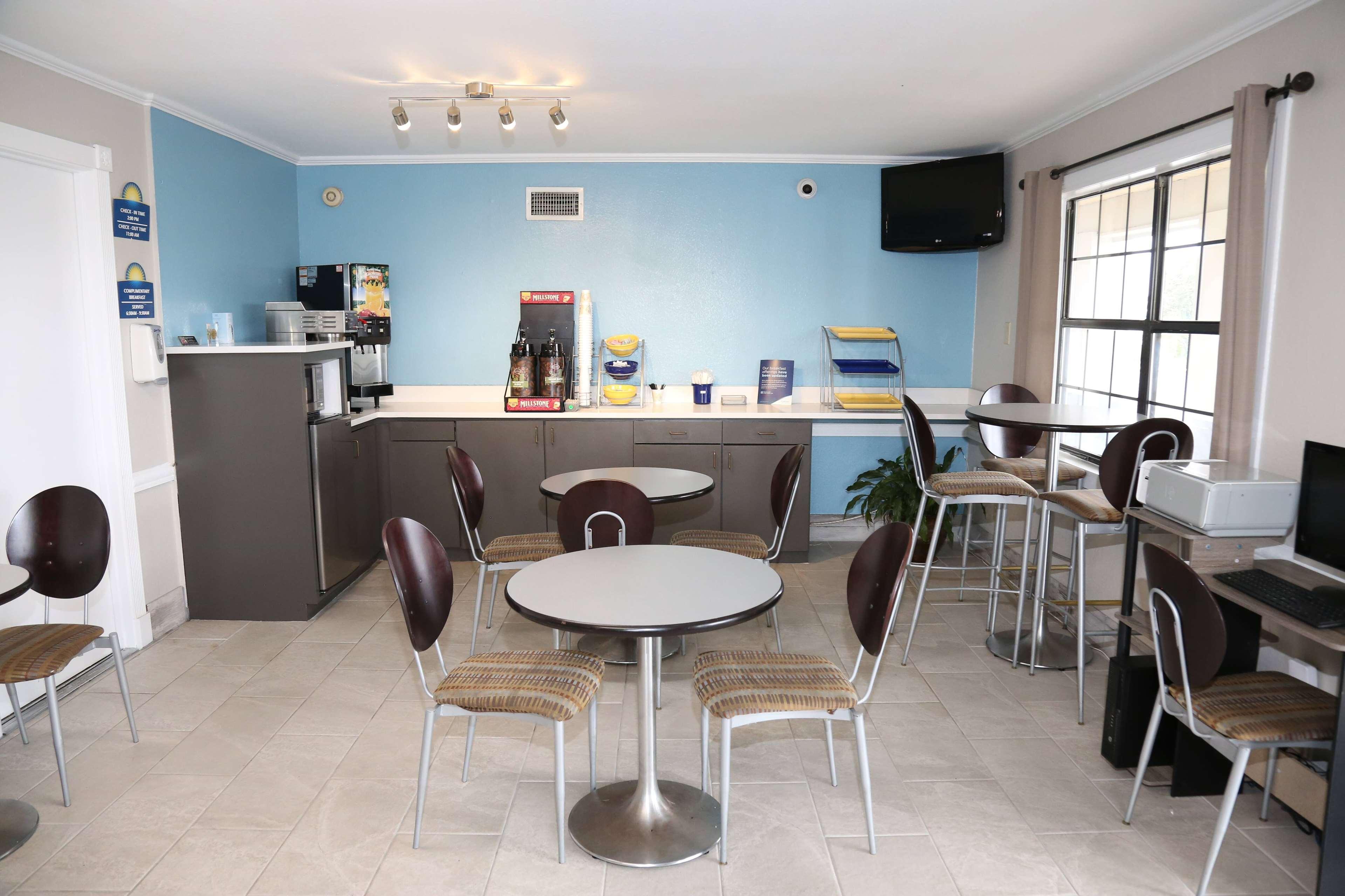 Restaurant Days Inn by Wyndham Monroe LA