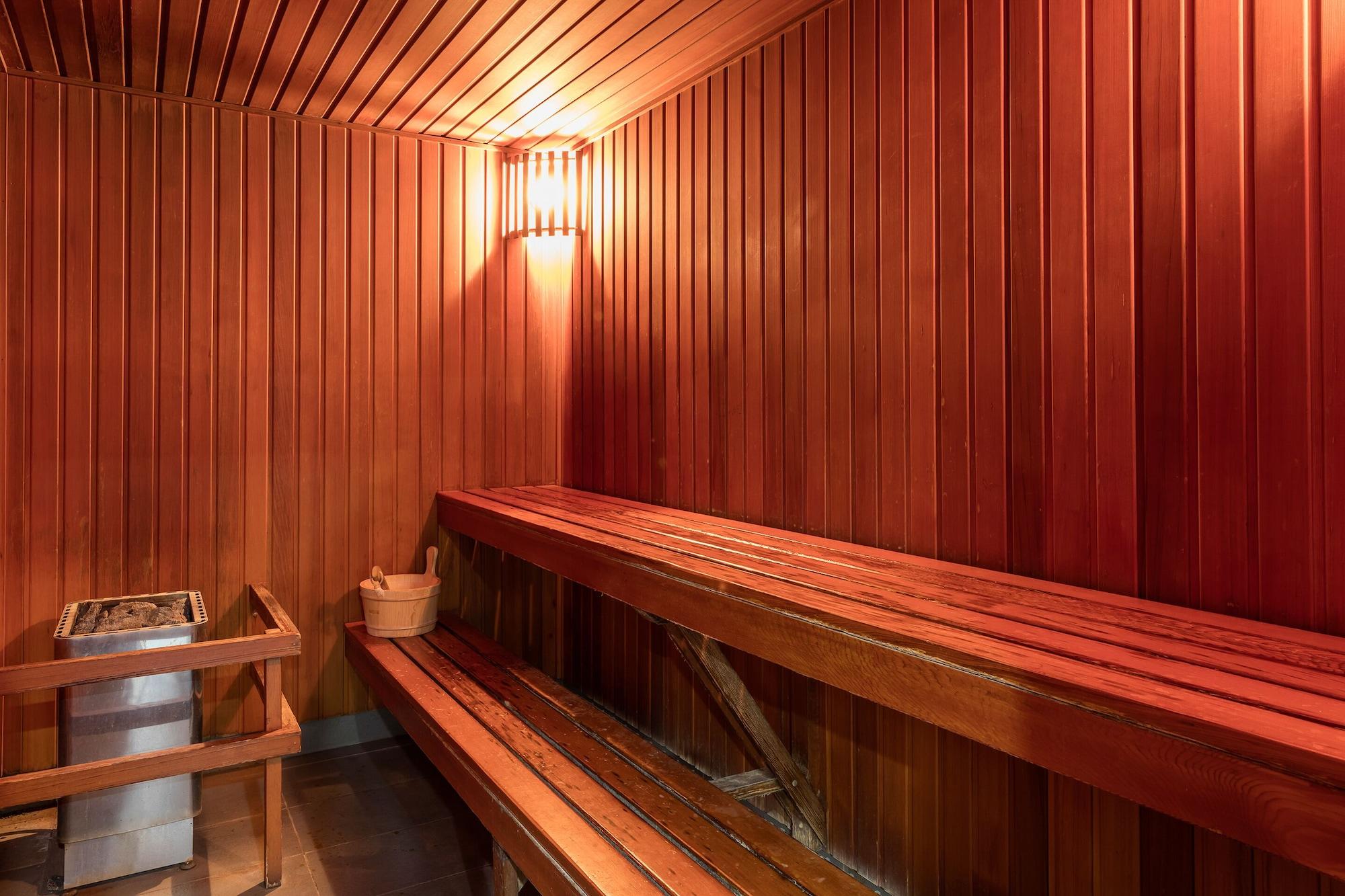 Spa Meriton Suites Campbell Street, Sydney