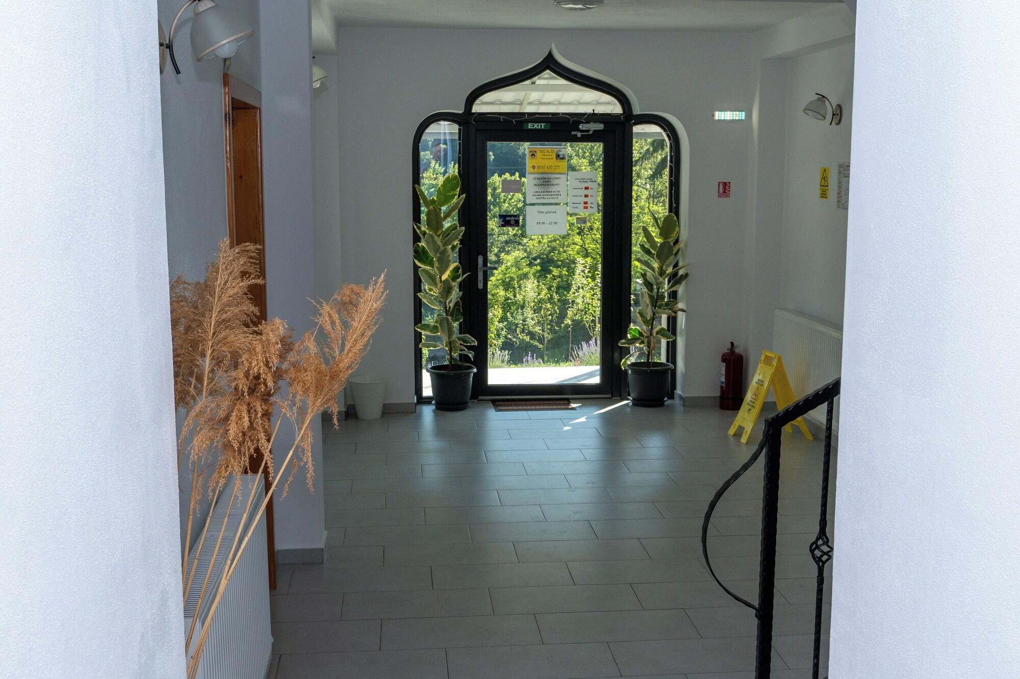 Vista Lobby VILA CASA BASARAB