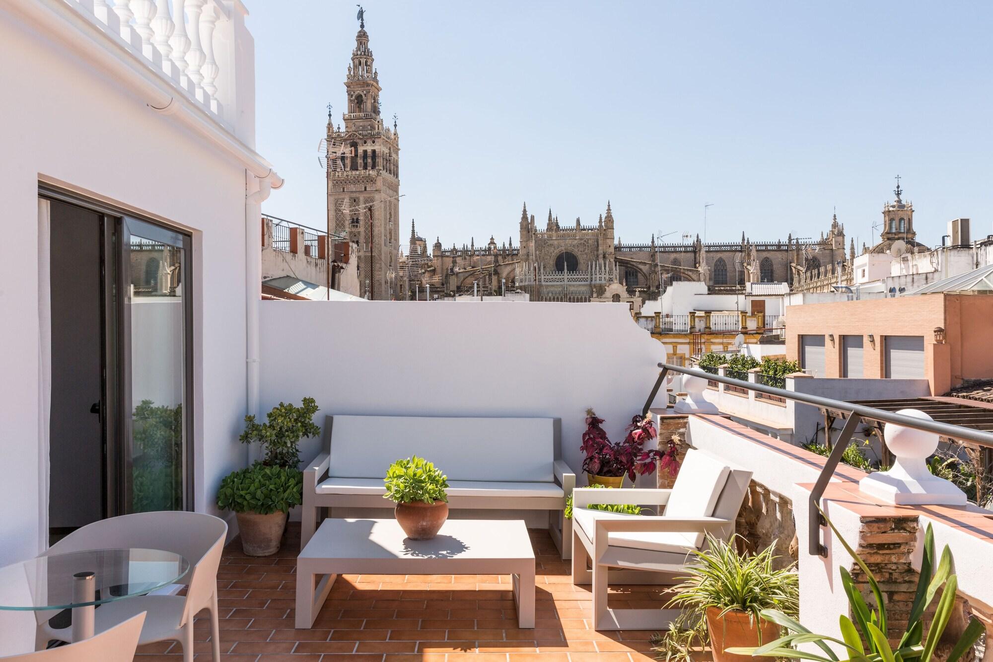 Varios Puerta Catedral Holiday Suites