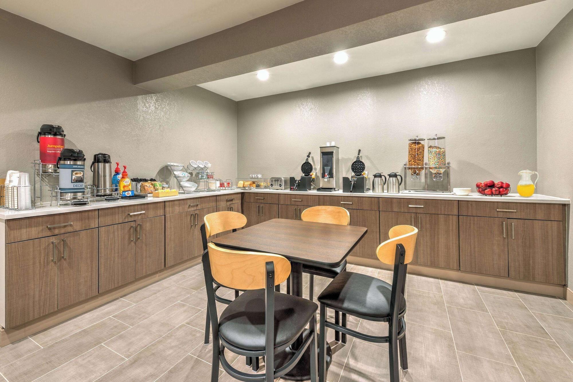 Restaurant Hawthorn Extended Stay by Wyndham Bedford / Dallas