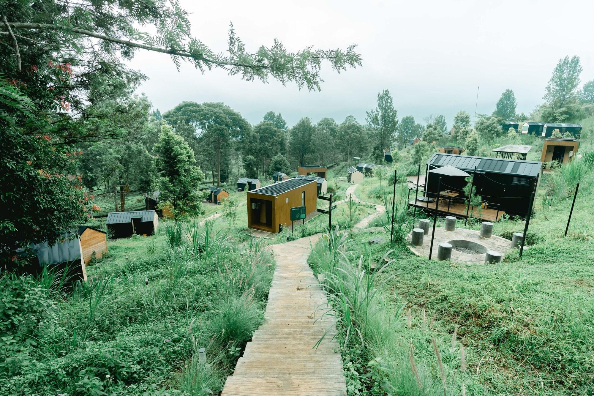 Vista Exterior Bobocabin Gunung Mas