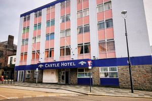 Alojamiento - Castle Hotel