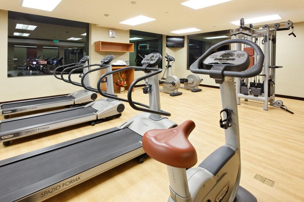 Gimnasio Holiday Inn San Jose Escazu