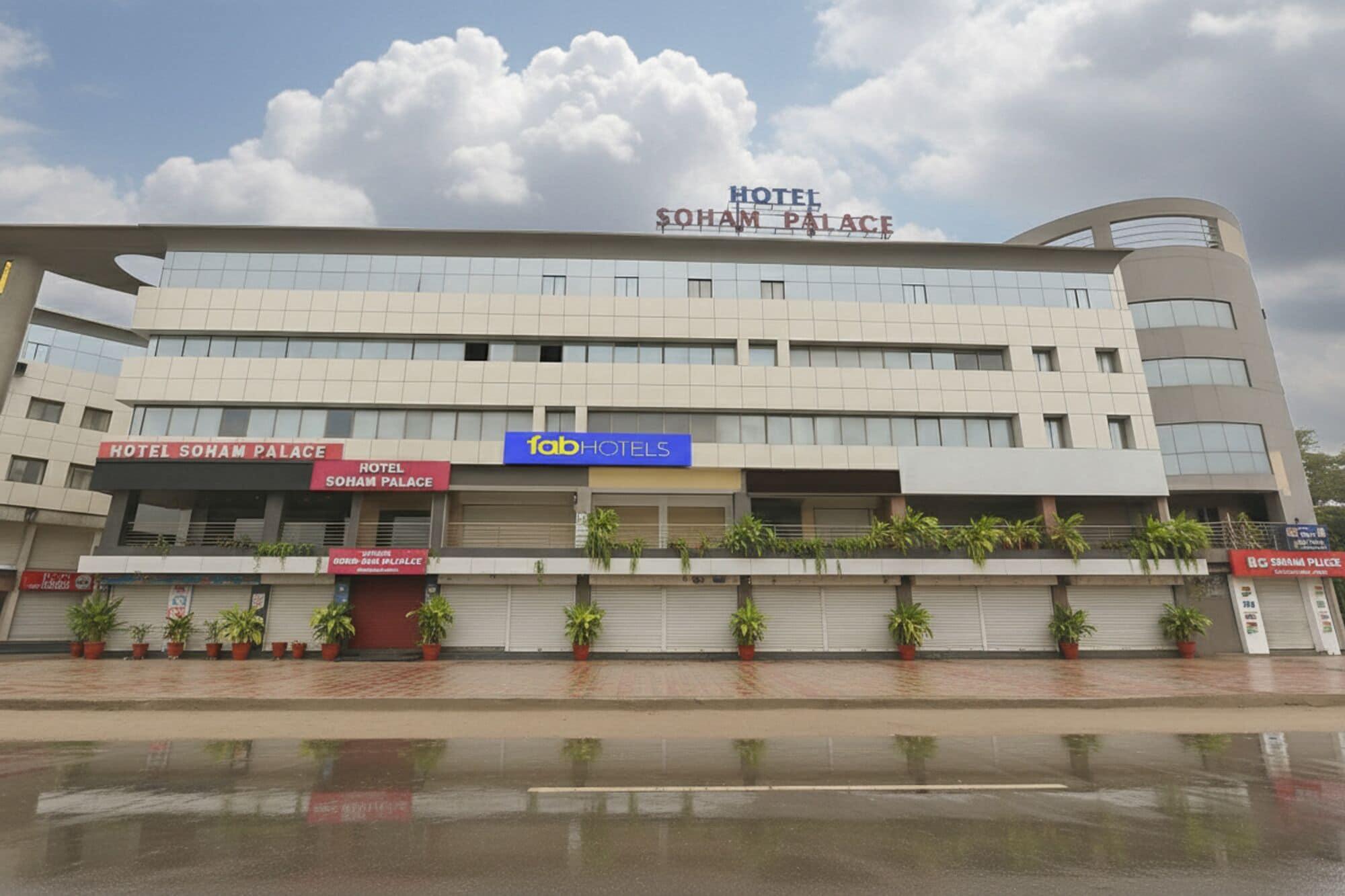 Vista Exterior Fabhotel Soham Palace