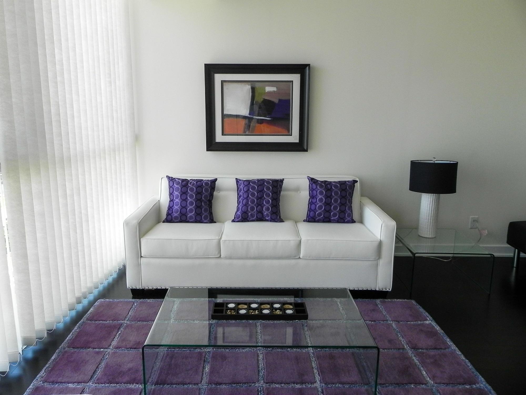 Vista Lobby Pathway Suites