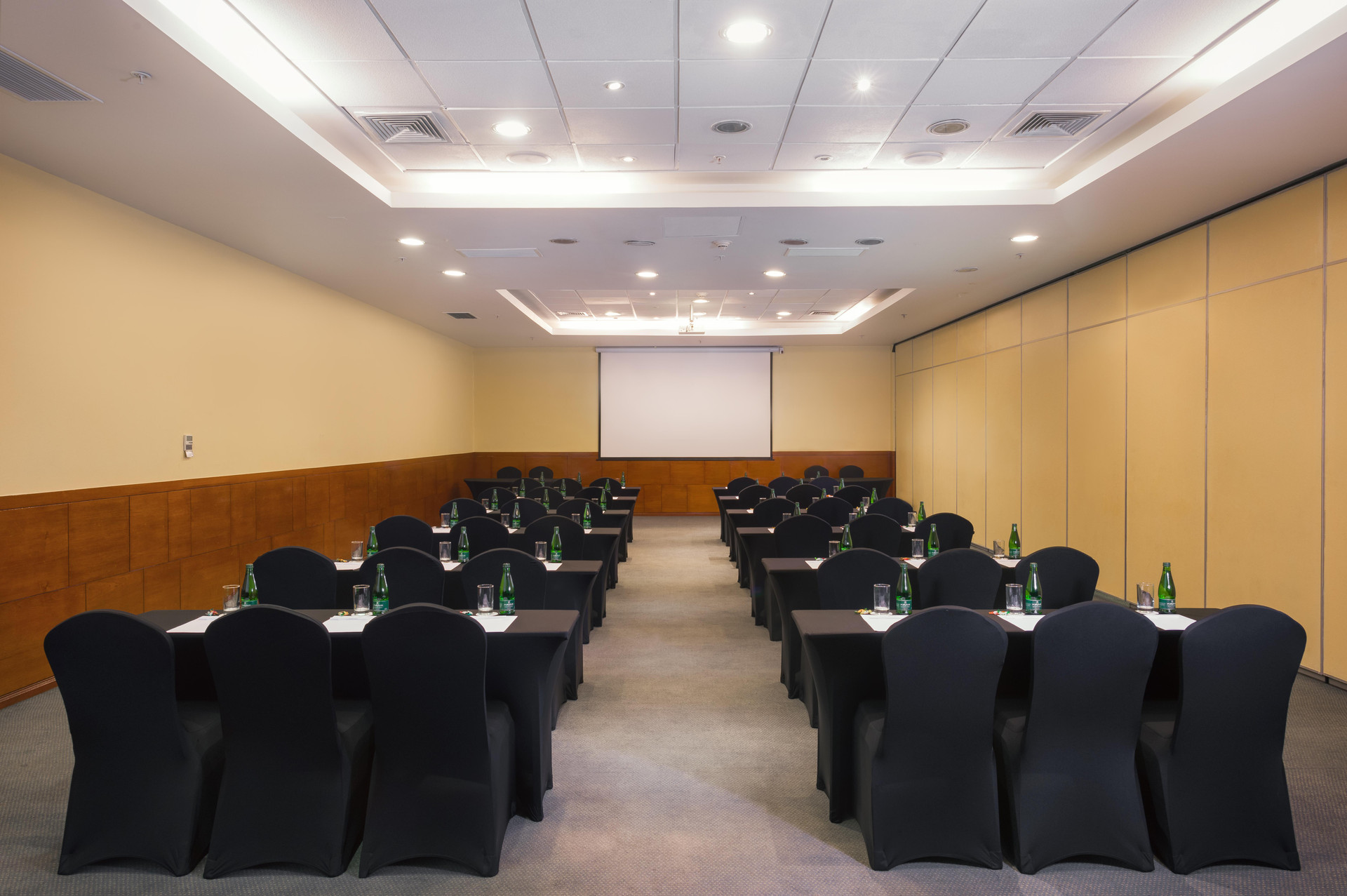 Sala de Reuniones Mercure Santiago Centro