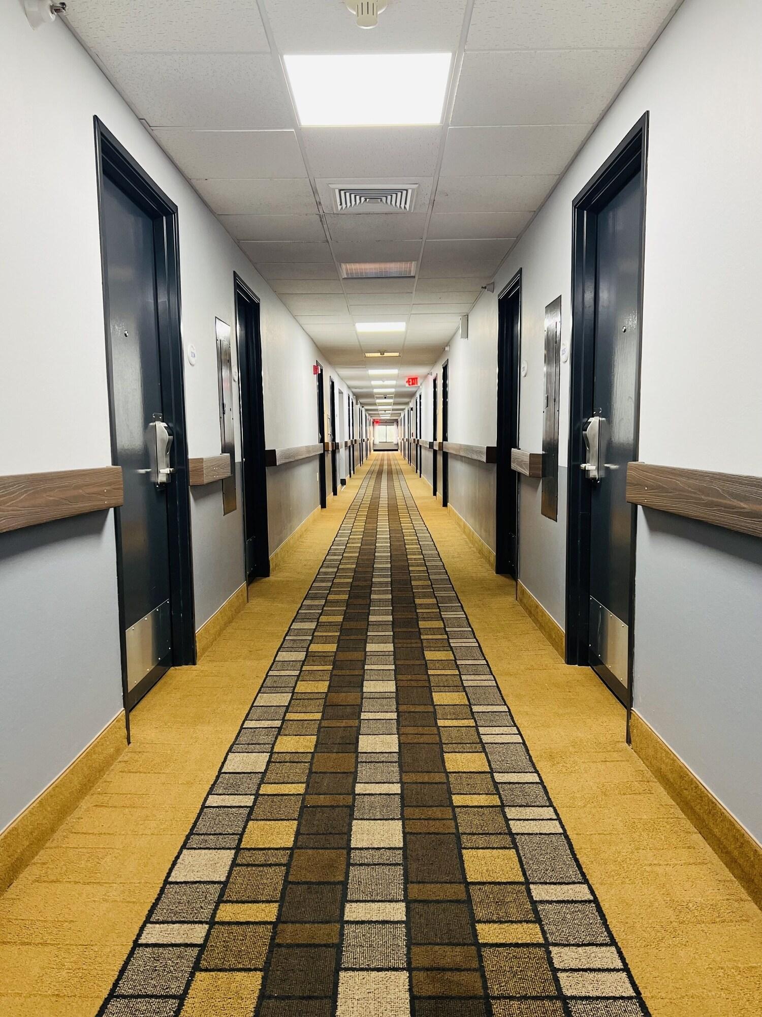 Vista Lobby Baymont by Wyndham La Crosse/Onalaska