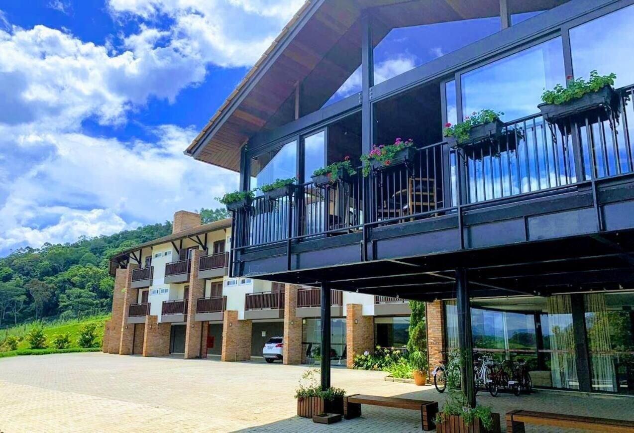 Vista Exterior Bormon Hotel