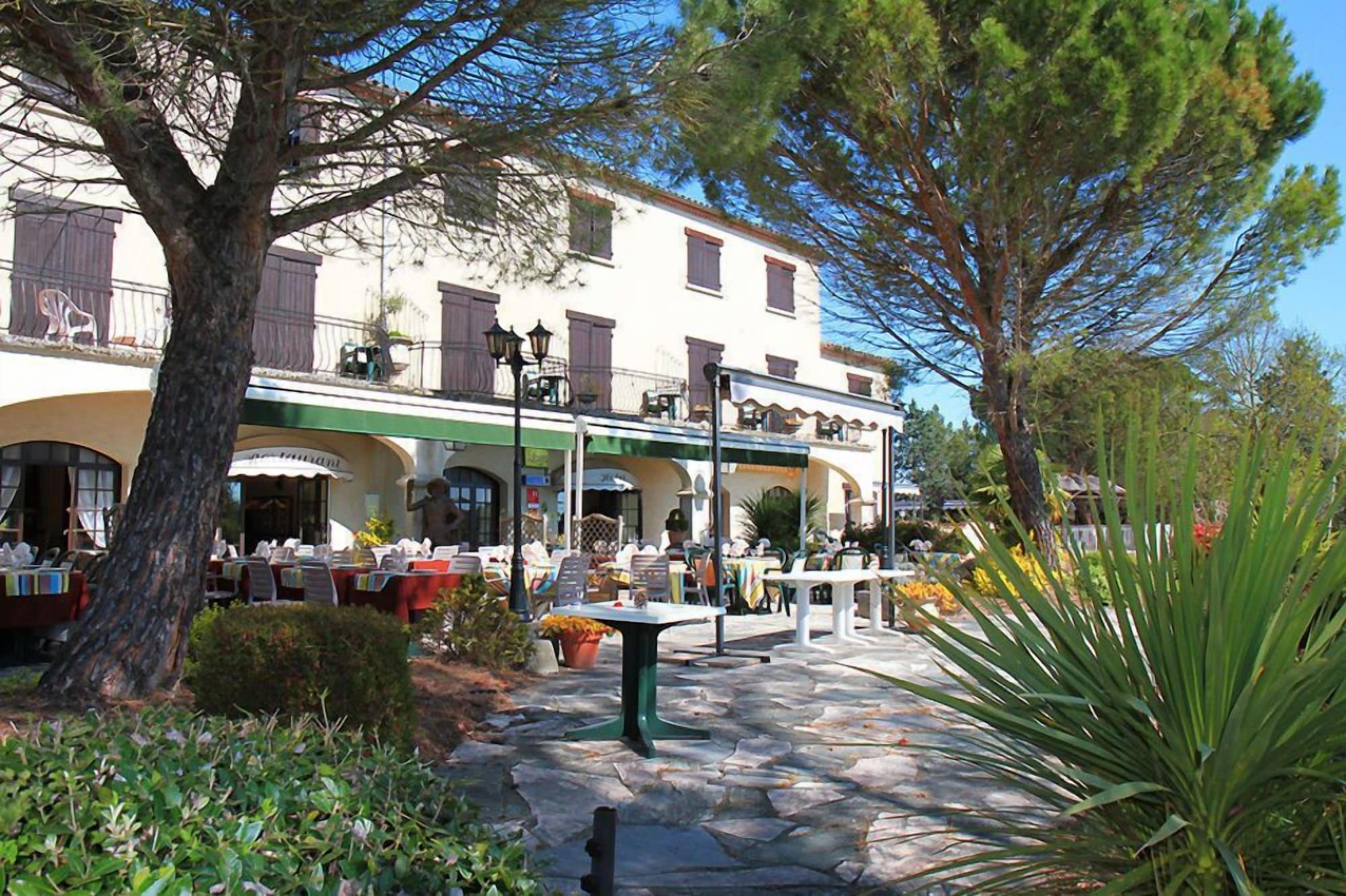 Varios Hostellerie du Lac