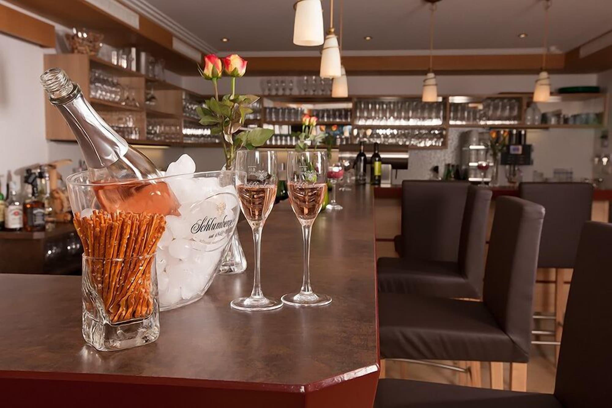 Bar/Salón Hotel Neuwirt