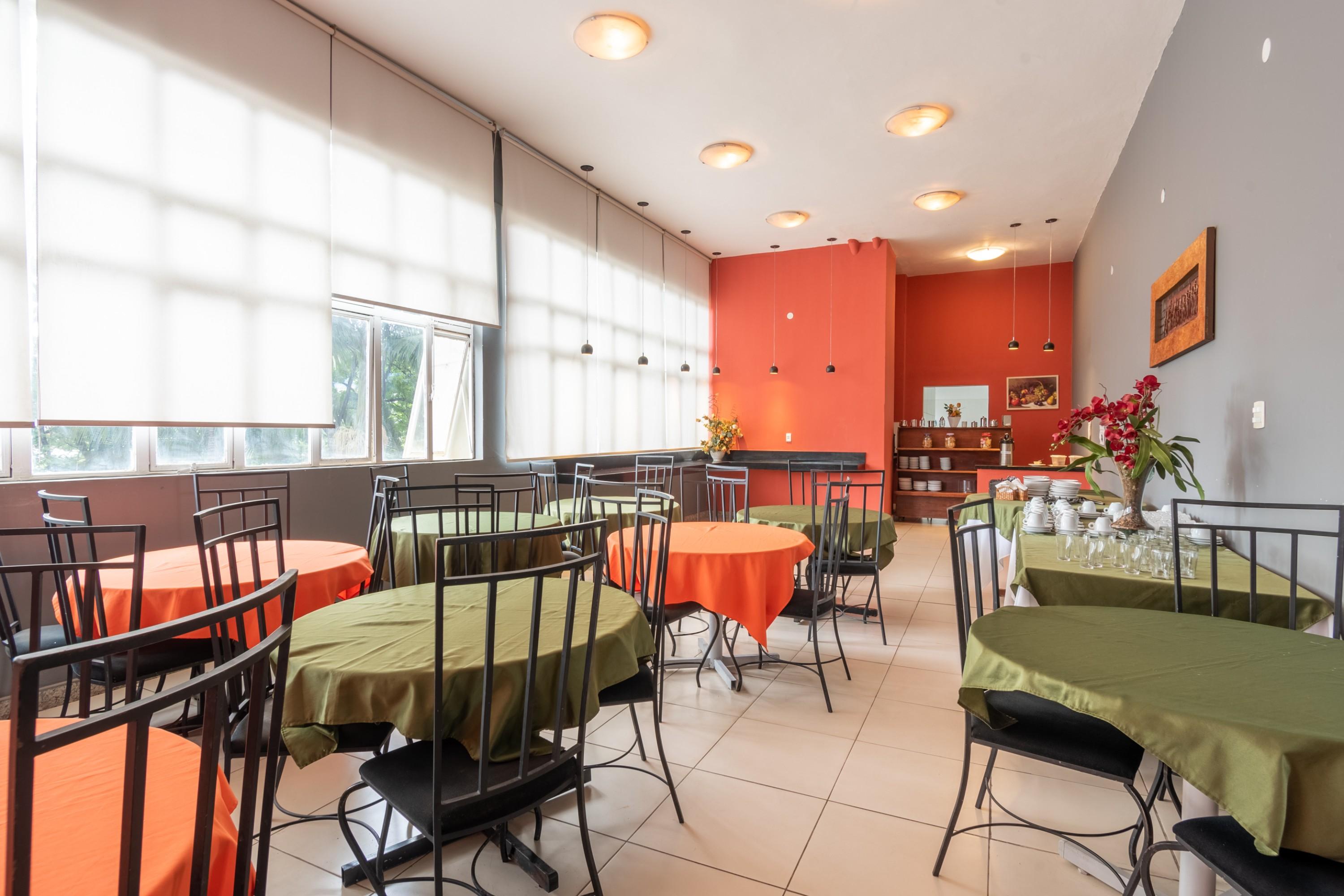 Restaurant OYO Hotel L'Espace - Jaraguá Belo Horizonte
