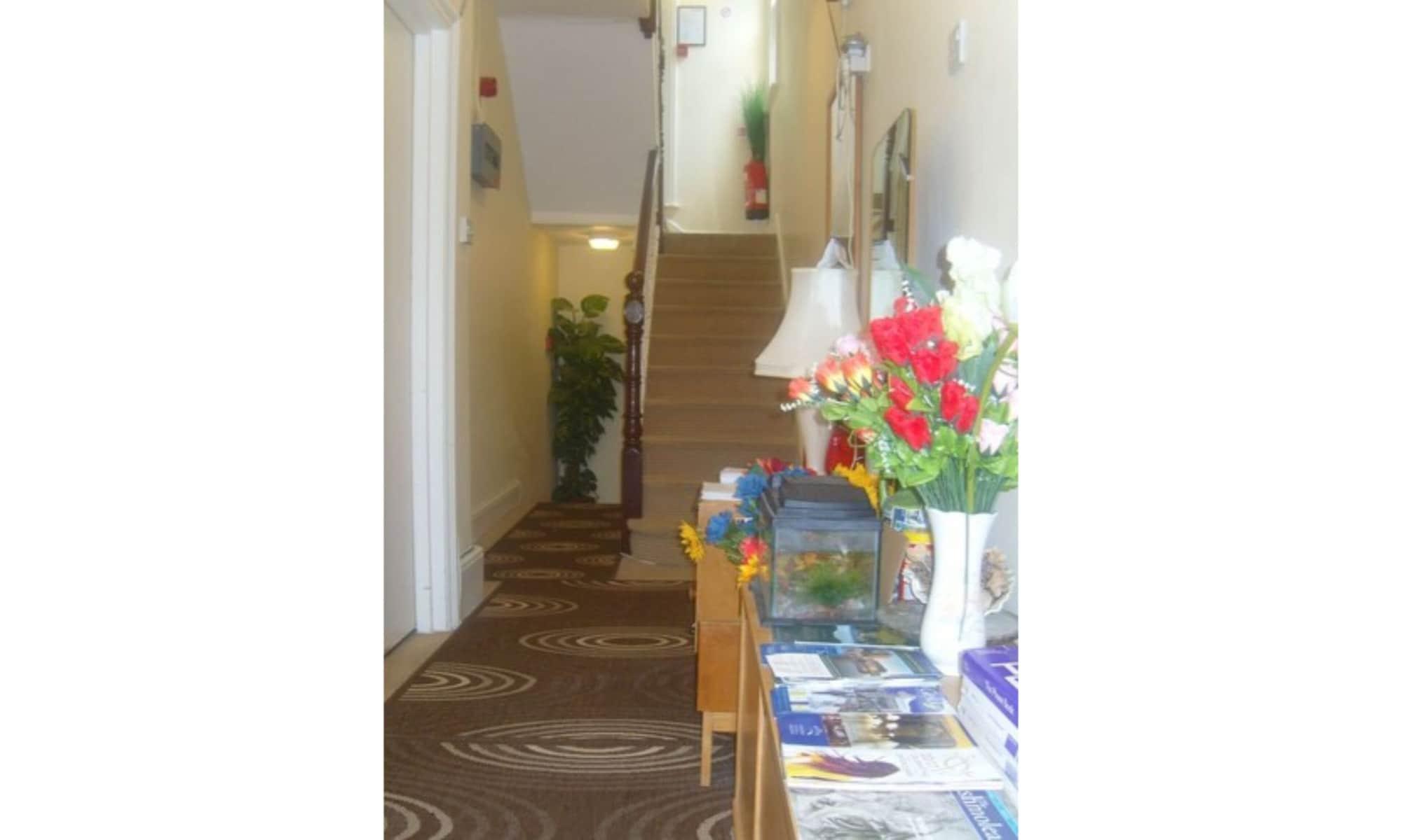 Vista Lobby Athena Guest House
