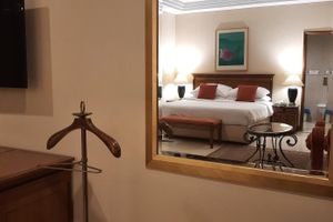 Alojamiento - The Hans Hotel New Delhi