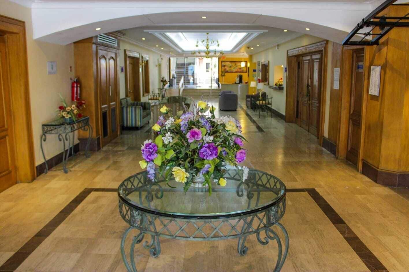 Vista Lobby Hafersons Inn Hotel & Suites