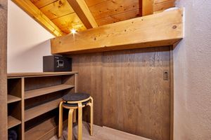 Alquiler Vacacional - Individual 40 sqm attic apartment with open roof truss and balcony access