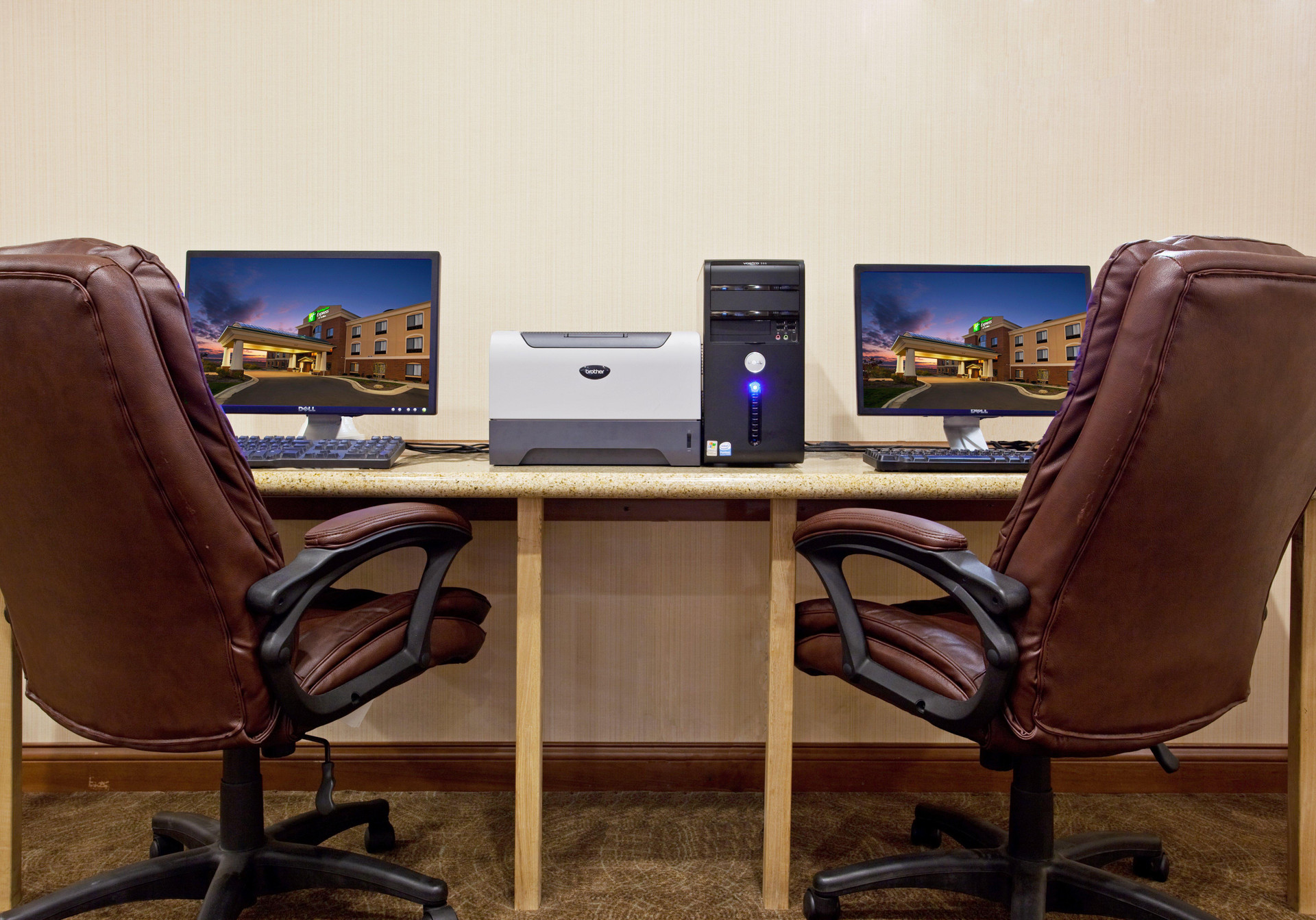 Vista Exterior Holiday Inn Express & Suites Howell by IHG