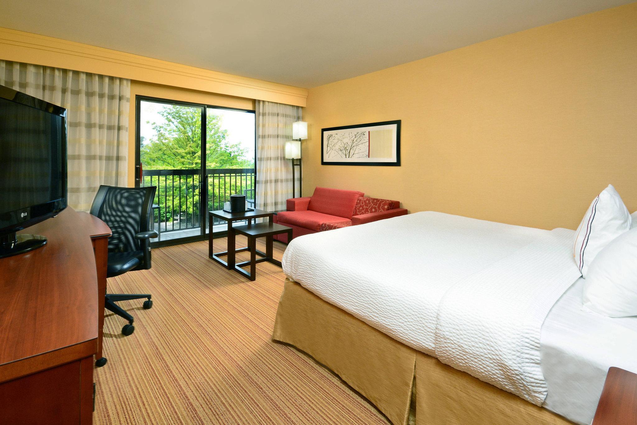 Vista Exterior Courtyard by Marriott Beckley