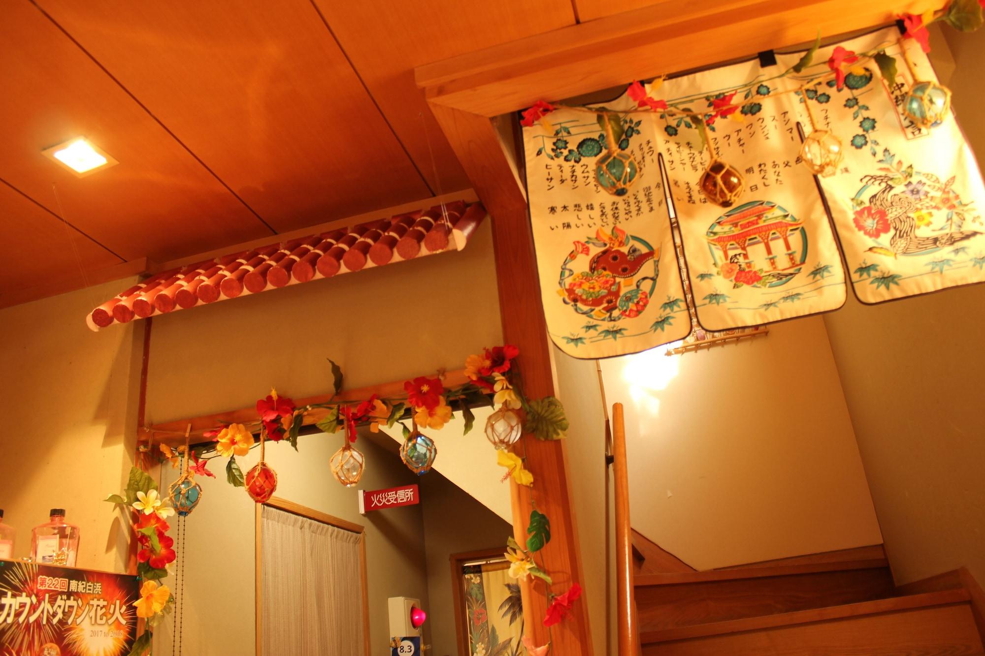Vista Lobby Okinawa Minshuku Kariyushi Honkan