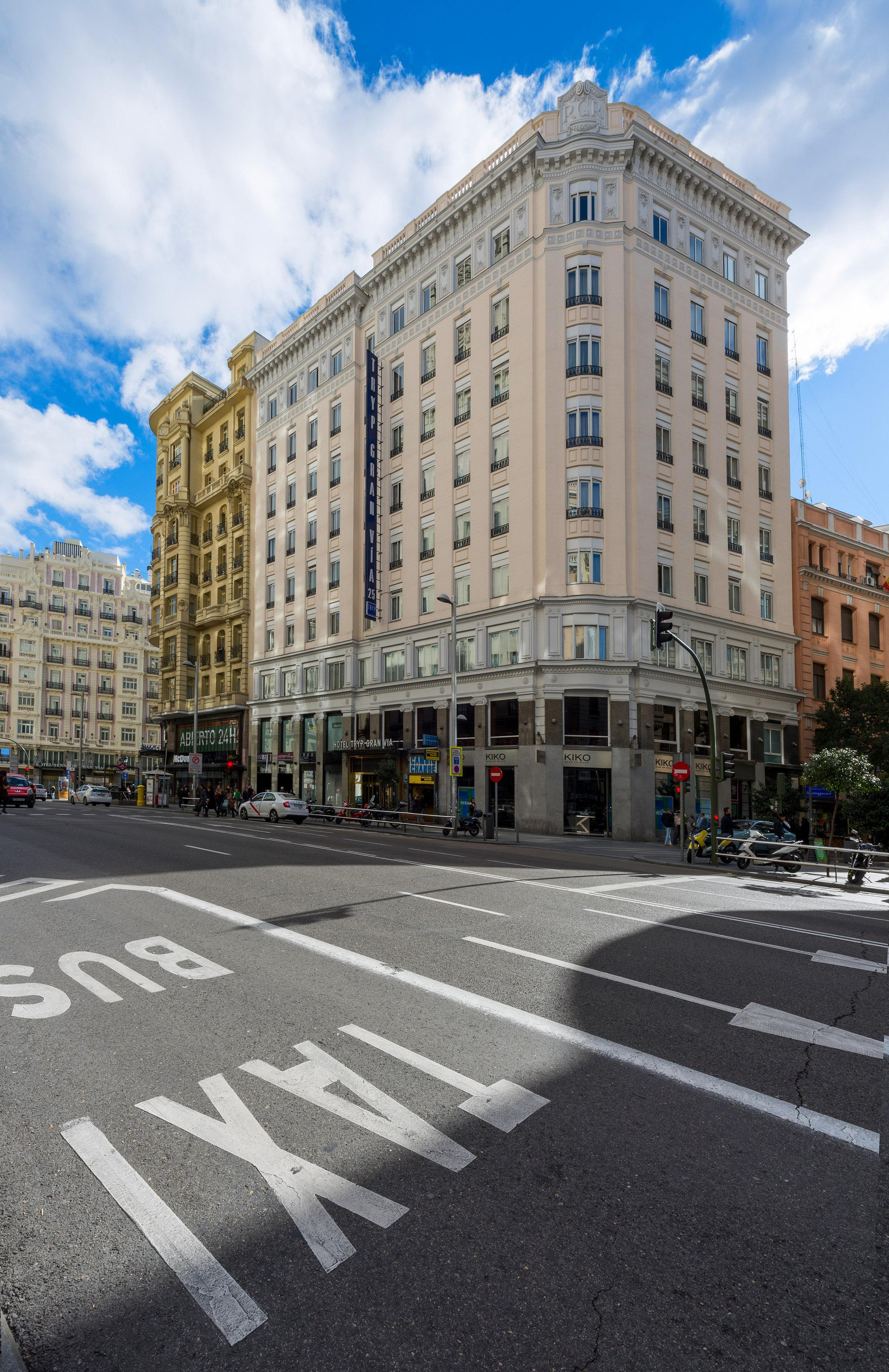 Vista Exterior Hotel Madrid Gran Via 25 Affiliated by Meliá
