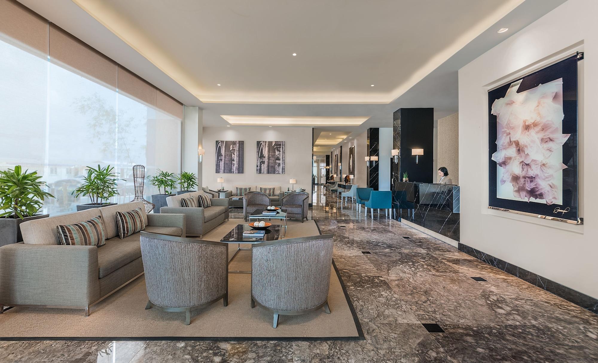 Vista Lobby Seda Atria
