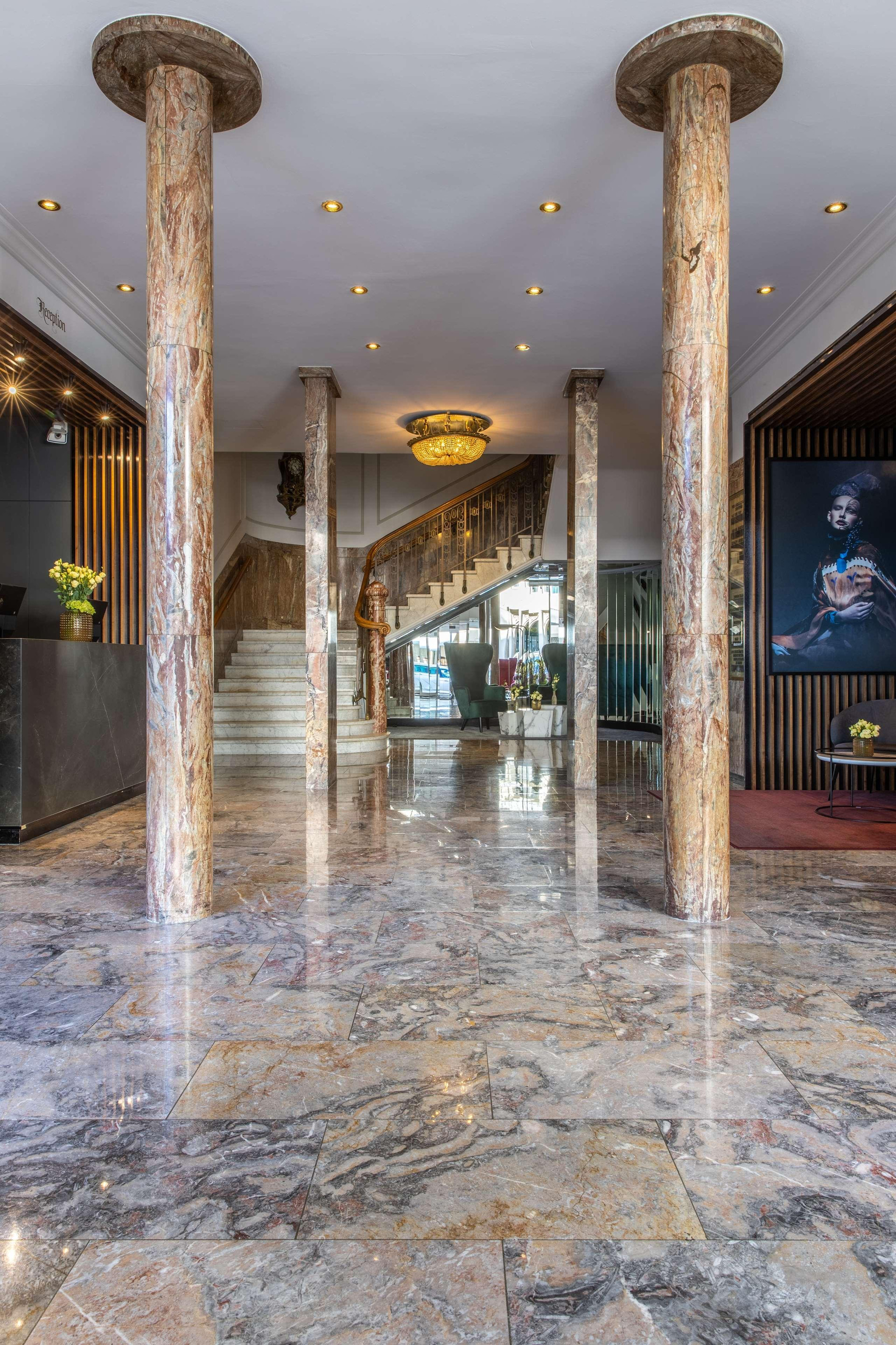 Vista Lobby Radisson Blu Schwarzer Bock Hotel